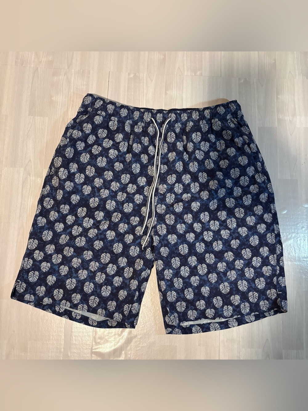 Peter Millar Seaside Collection Swim Trunks Mens Size M Drawstring Tropical Leaf